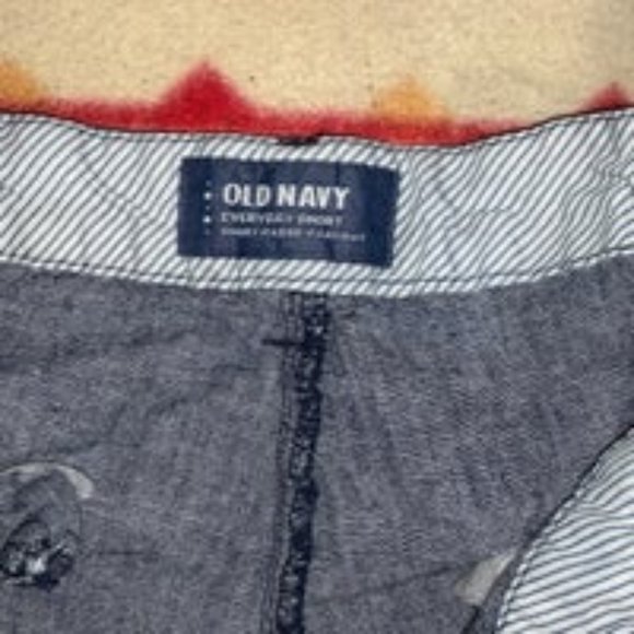Womens old navy shorts - Picture 2 of 2